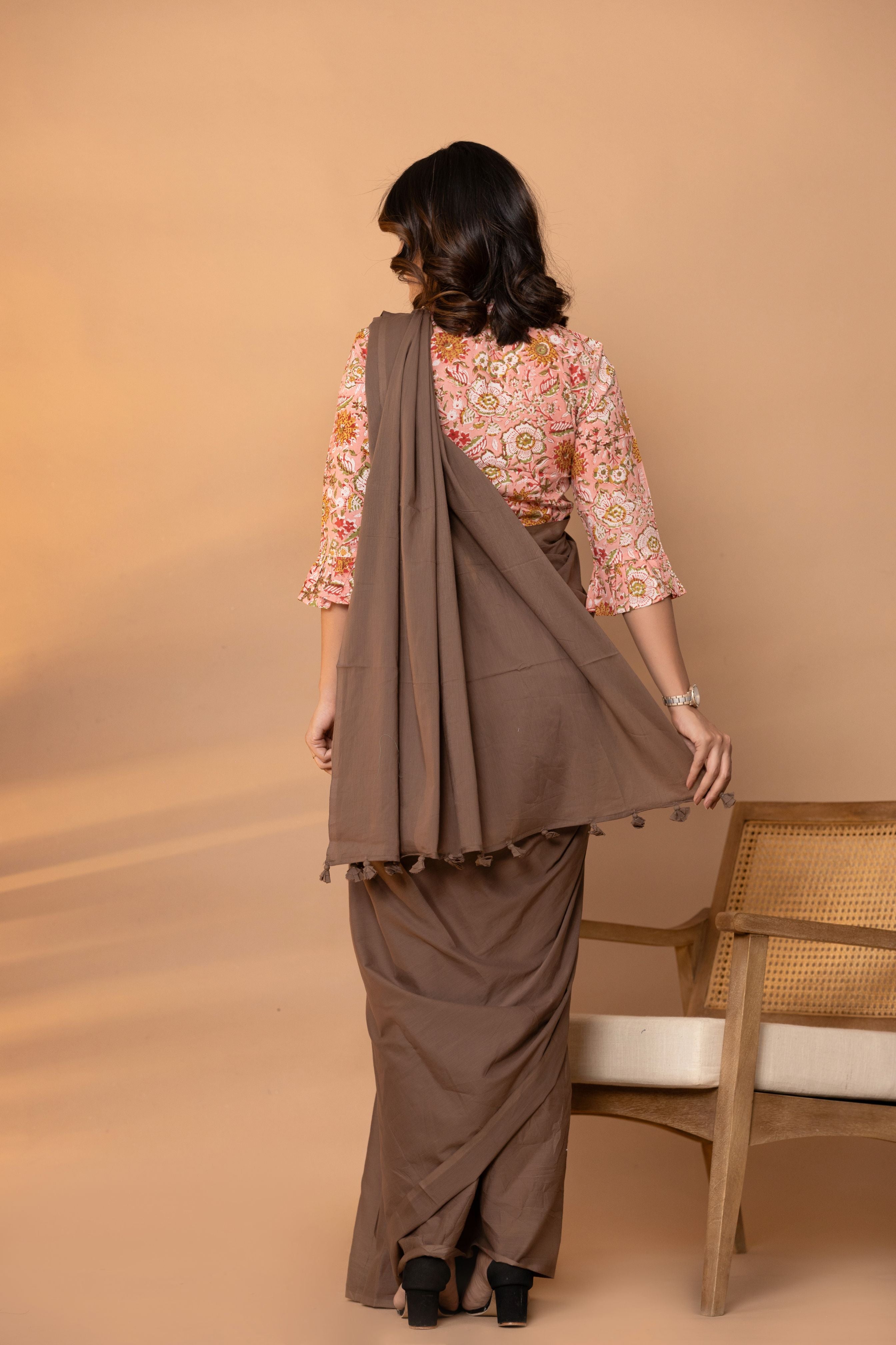 Natural Grey Plain Dyed Mul Mul Cotton Saree with Tassels (without Blouse)