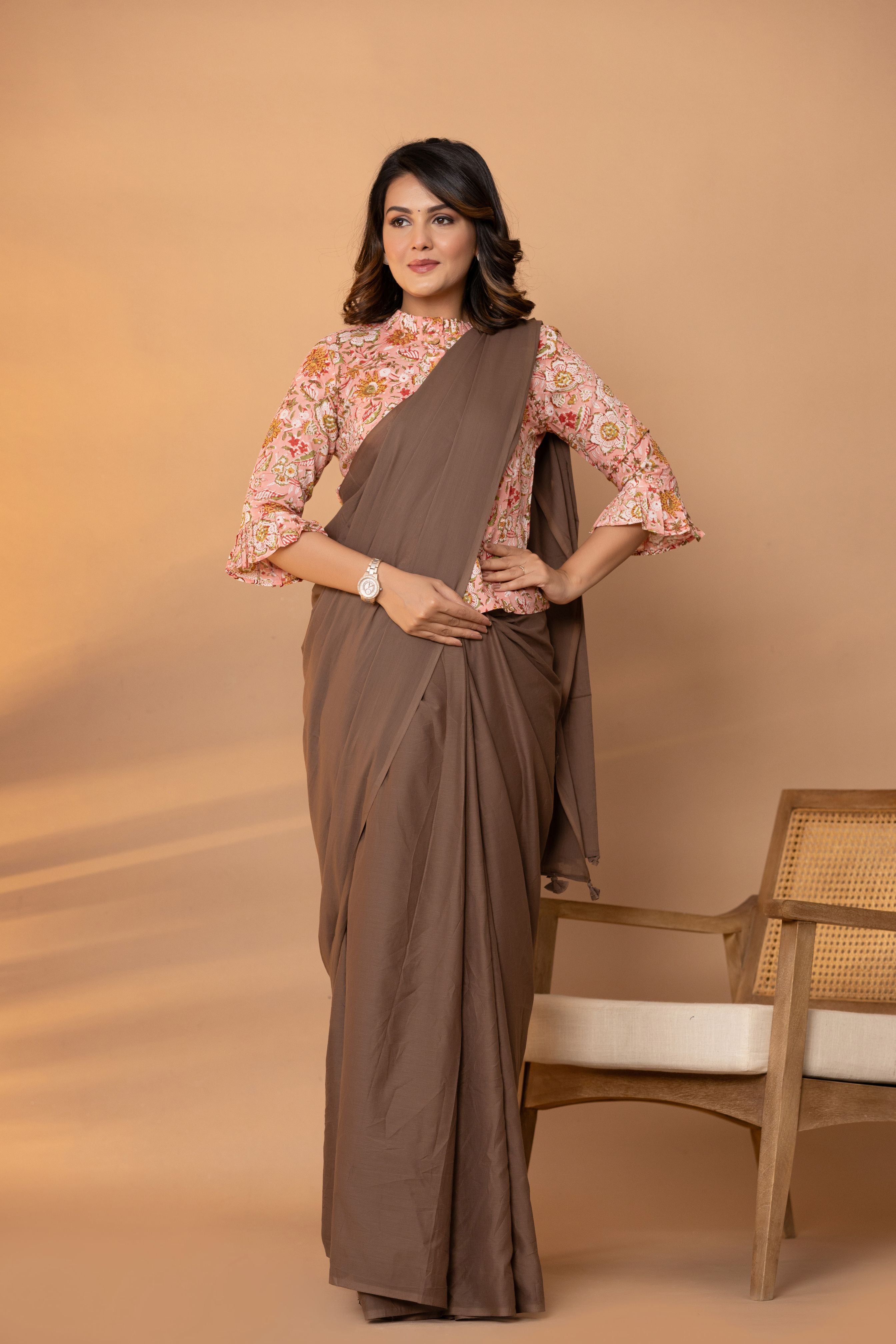 Natural Grey Plain Dyed Mul Mul Cotton Saree with Tassels (without Blouse)