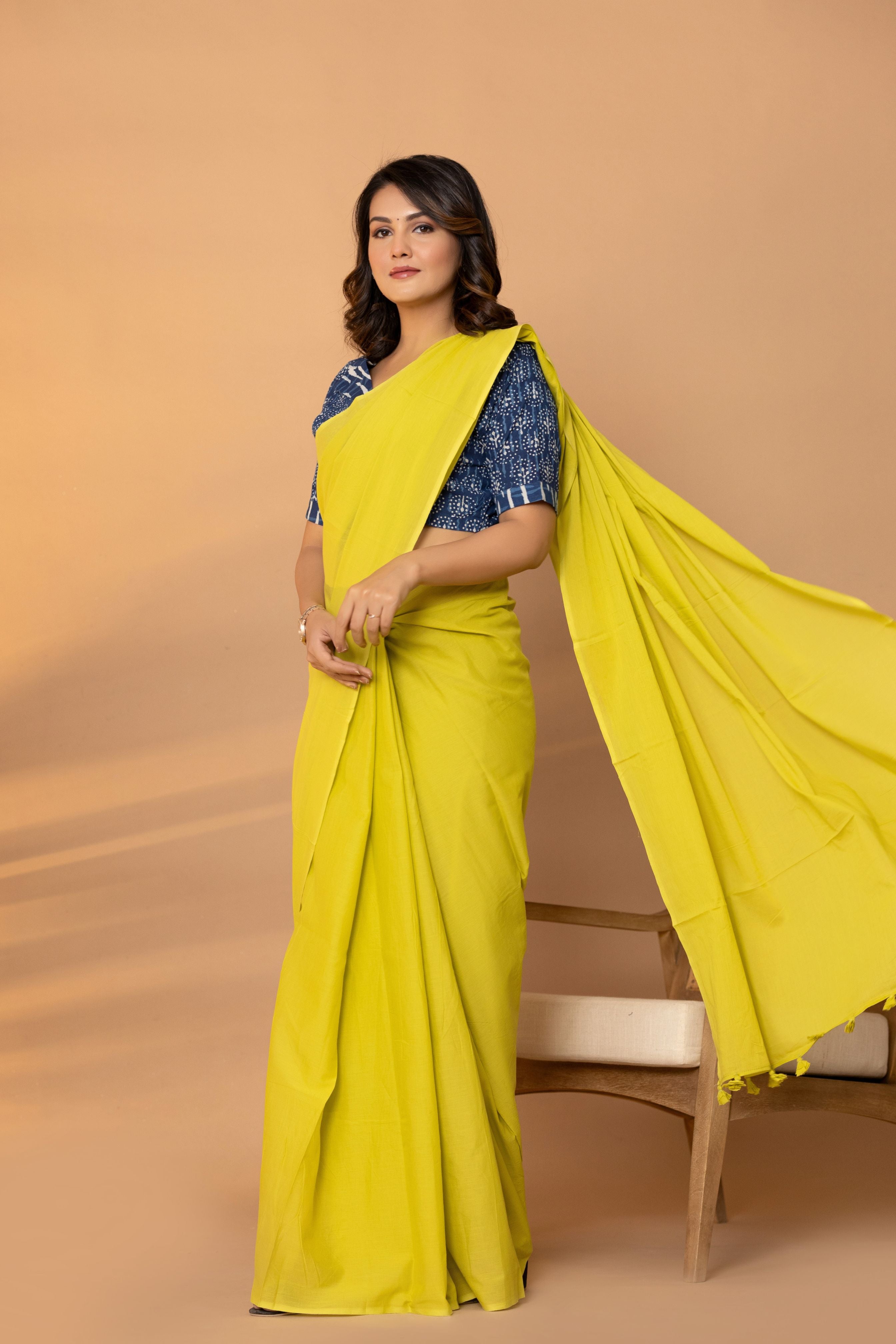 Bright Green Plain Dyed Mul Mul Cotton Saree with Tassels (without Blouse)