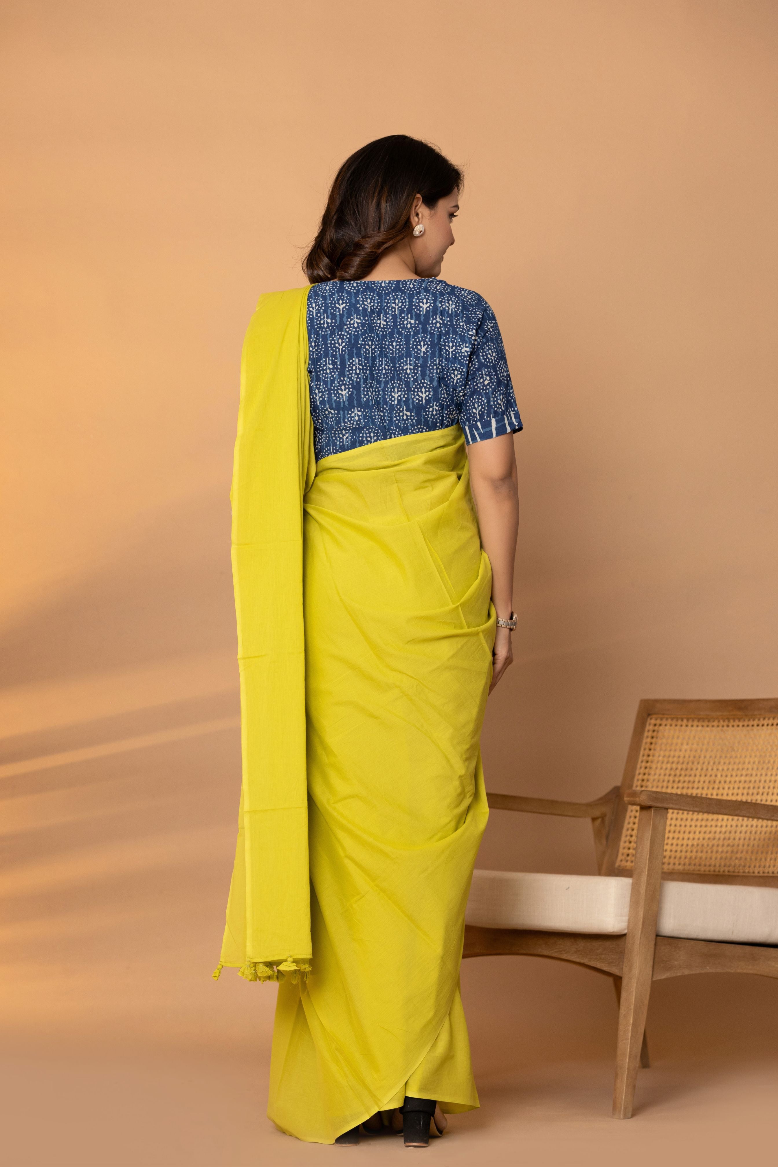 Bright Green Plain Dyed Mul Mul Cotton Saree with Tassels (without Blouse)