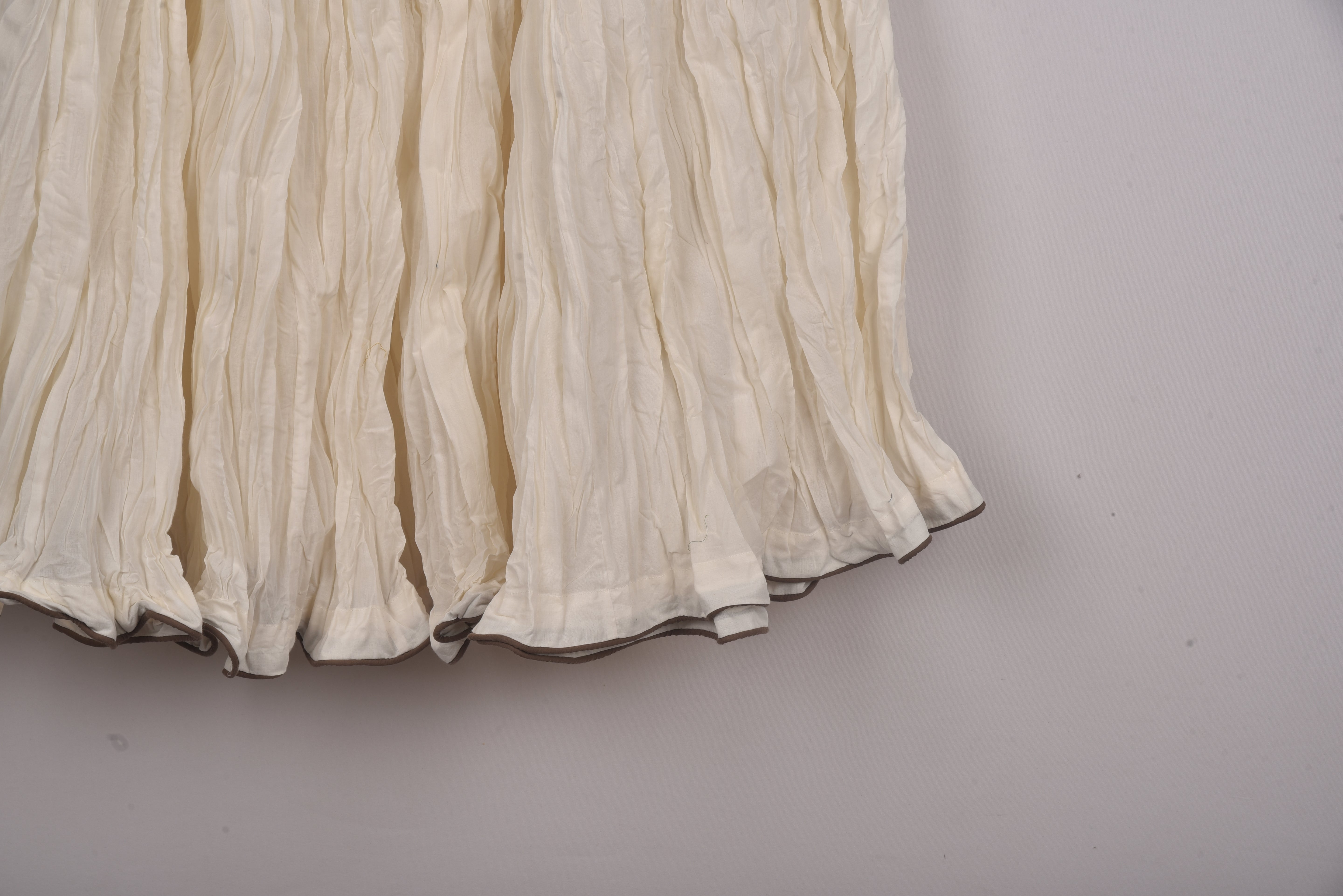 Plain Dyed Natural White Crinkled Cotton Cambric 48 Kali Kalidaar Skirt