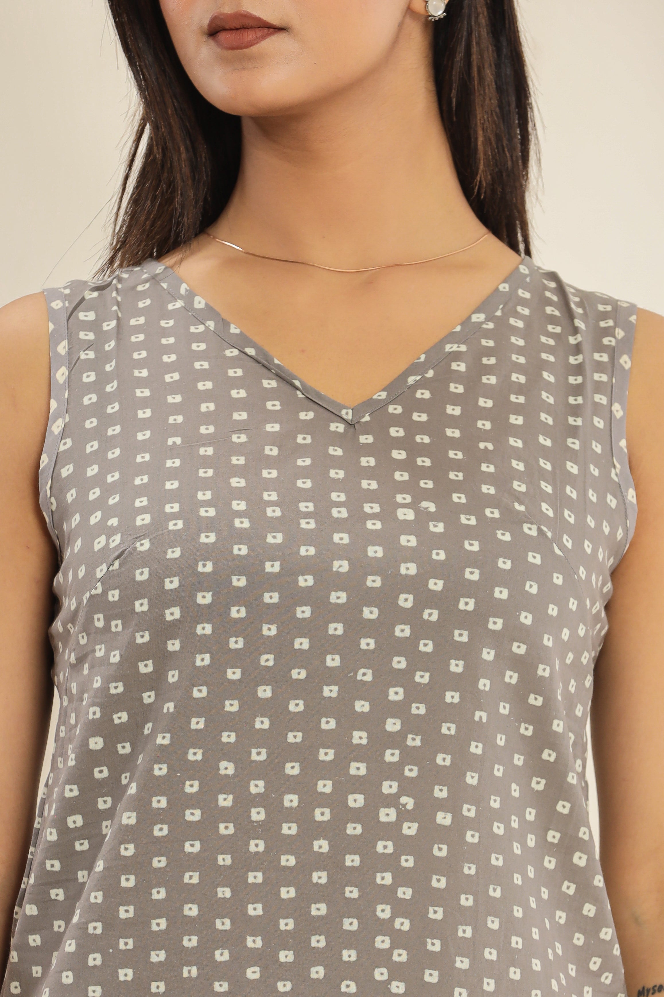 Bandhini Print Sleeveless Hand Block Printed Womens Tops