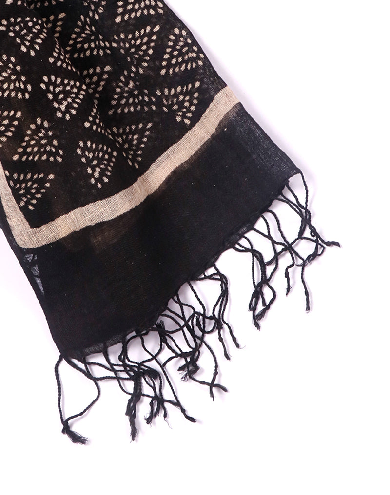 linen black dotted triangle 2