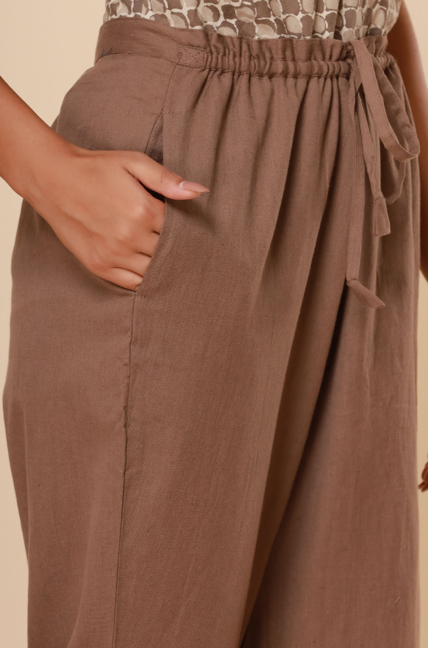 Bagru Brownish Grey Cotton Flex Straight Zipper Pants