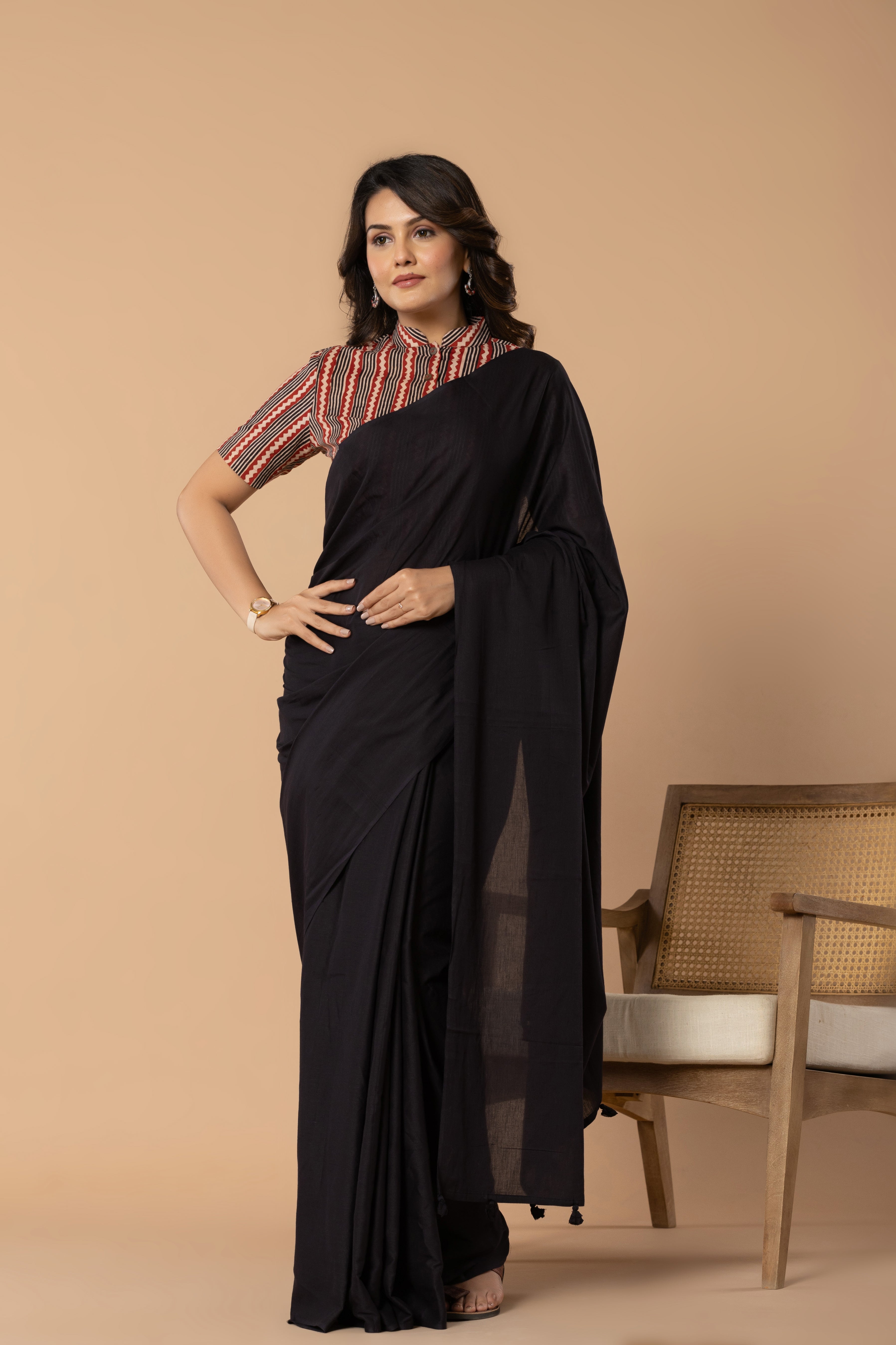 Black Plain Dyed Mul Mul Cotton Saree with Tassels (without Blouse)