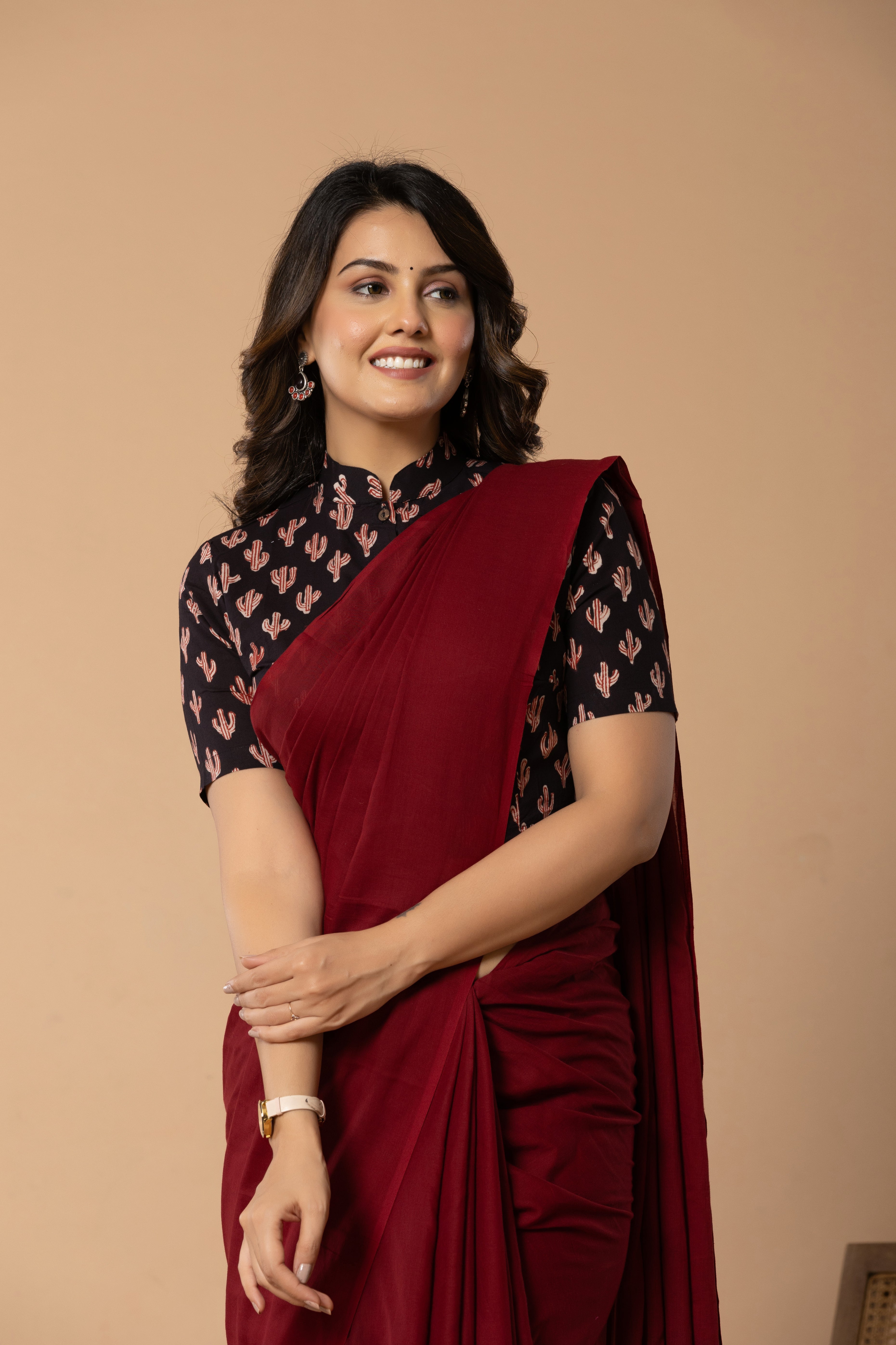 Maroon Plain Dyed Mul Mul Cotton Saree with Tassels (without Blouse)