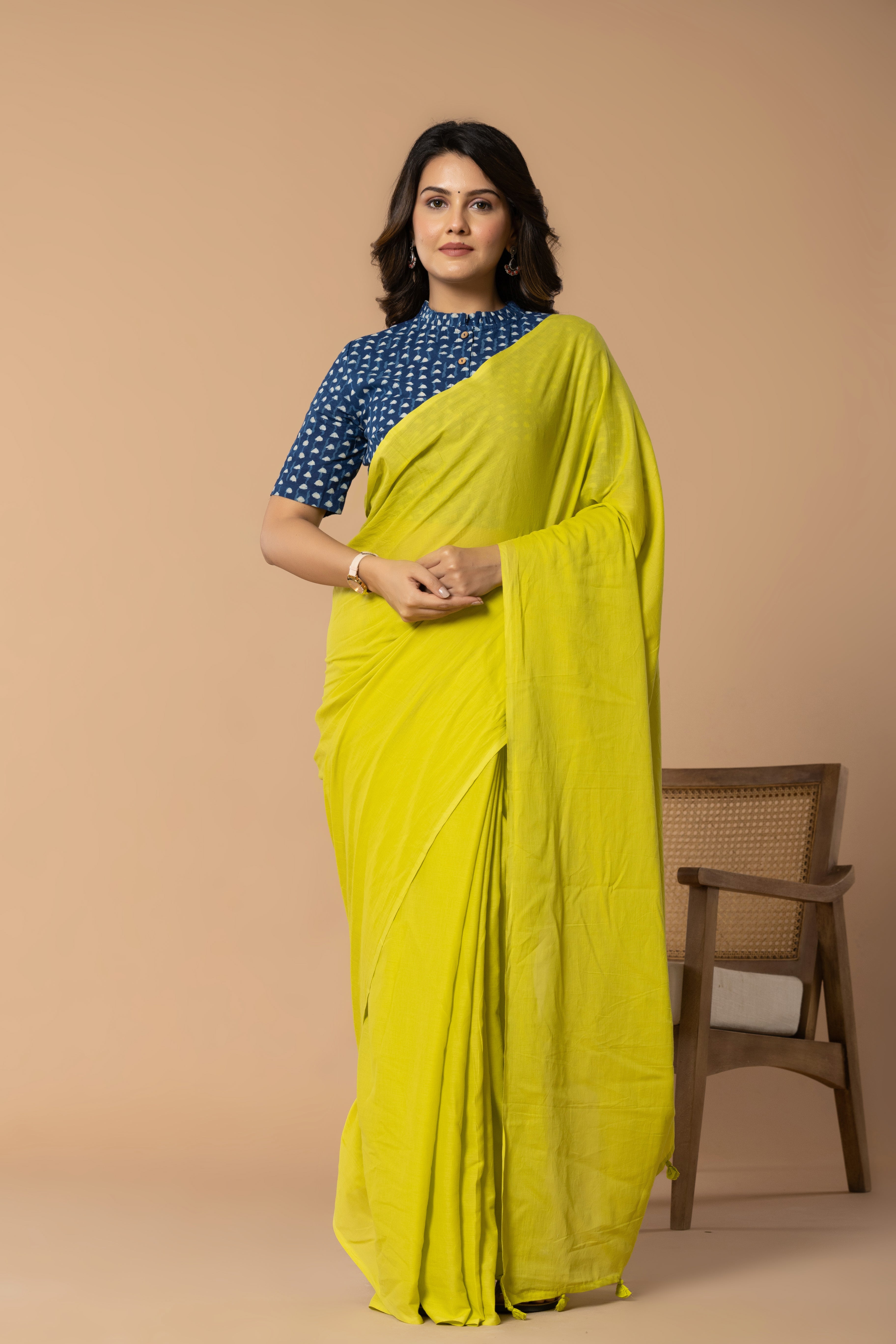 Neon Green Plain Dyed Mul Mul Cotton Saree with Tassels (without Blouse)