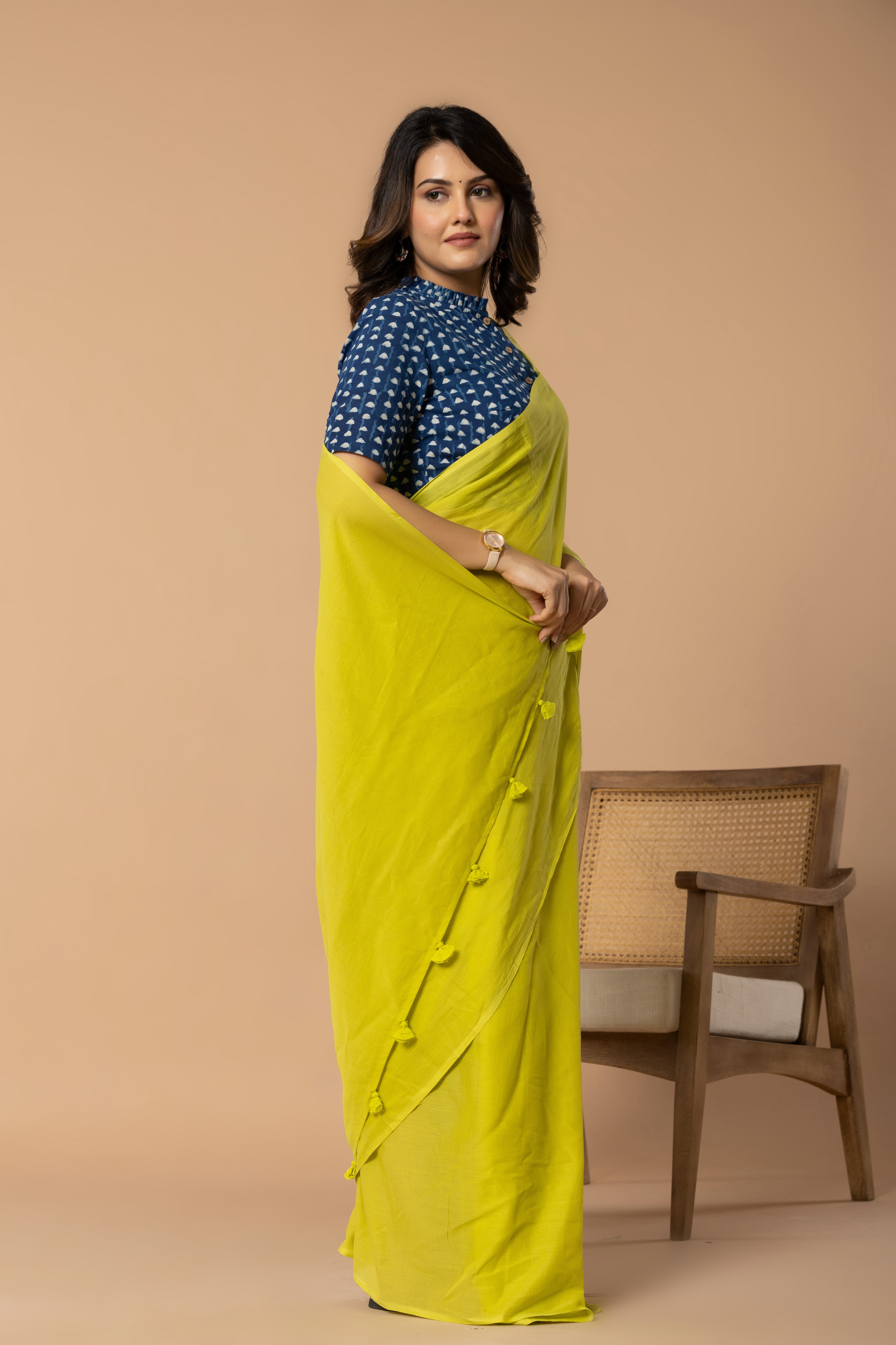 Neon Green Plain Dyed Mul Mul Cotton Saree with Tassels (without Blouse)