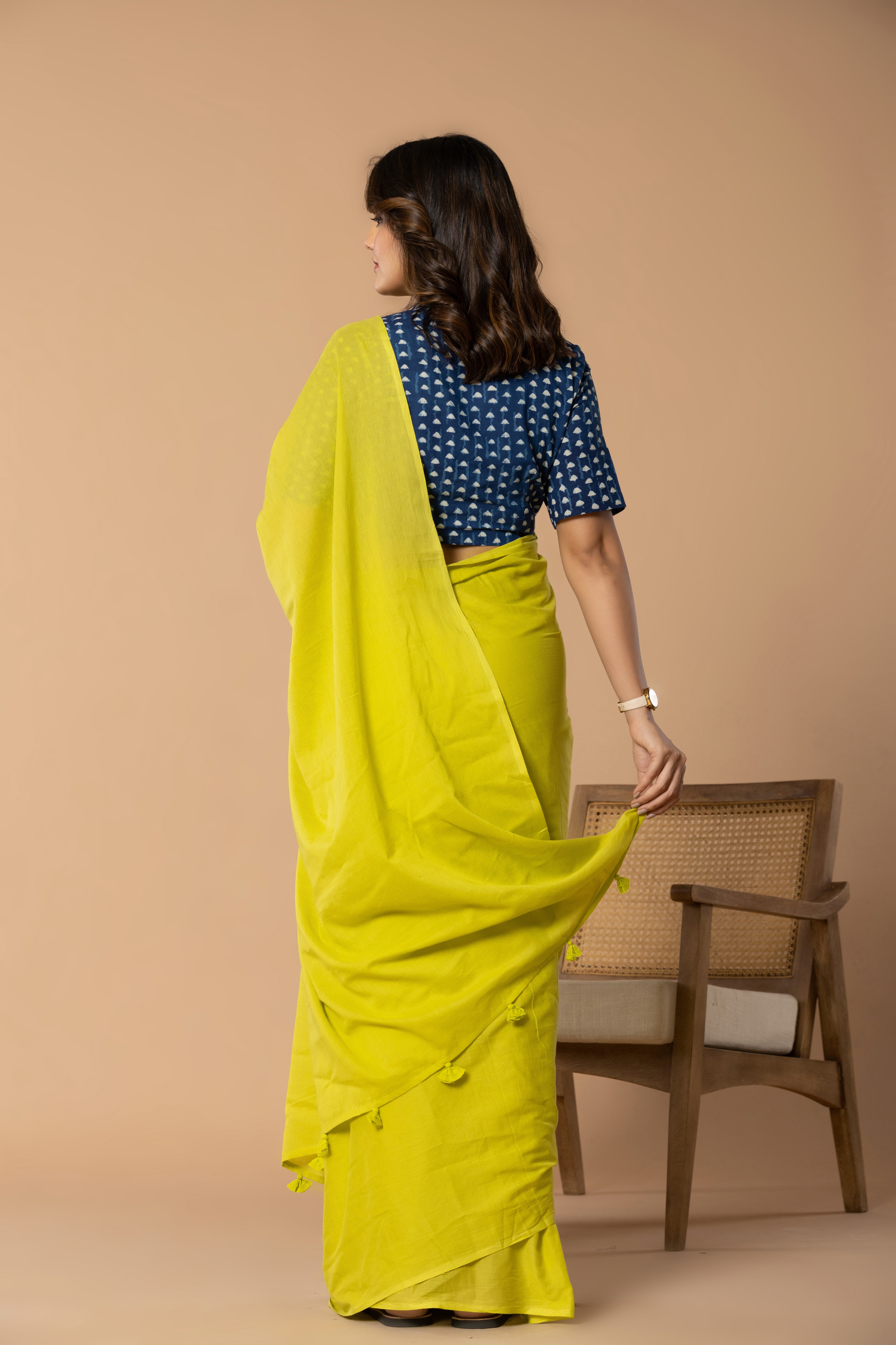 Neon Green Plain Dyed Mul Mul Cotton Saree with Tassels (without Blouse)