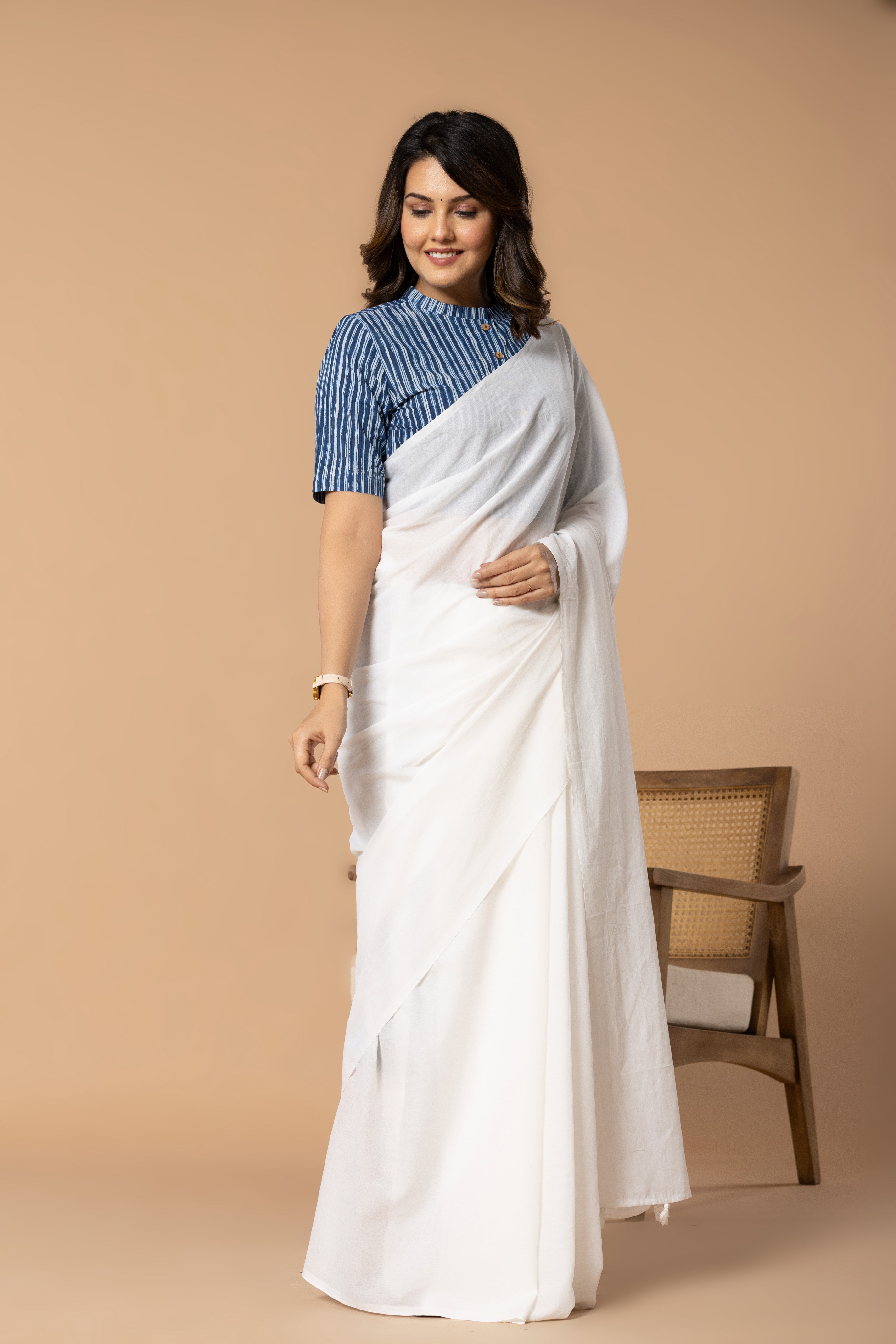 Pure White Plain Dyed Mul Mul Cotton Saree with Tassels (without Blouse)