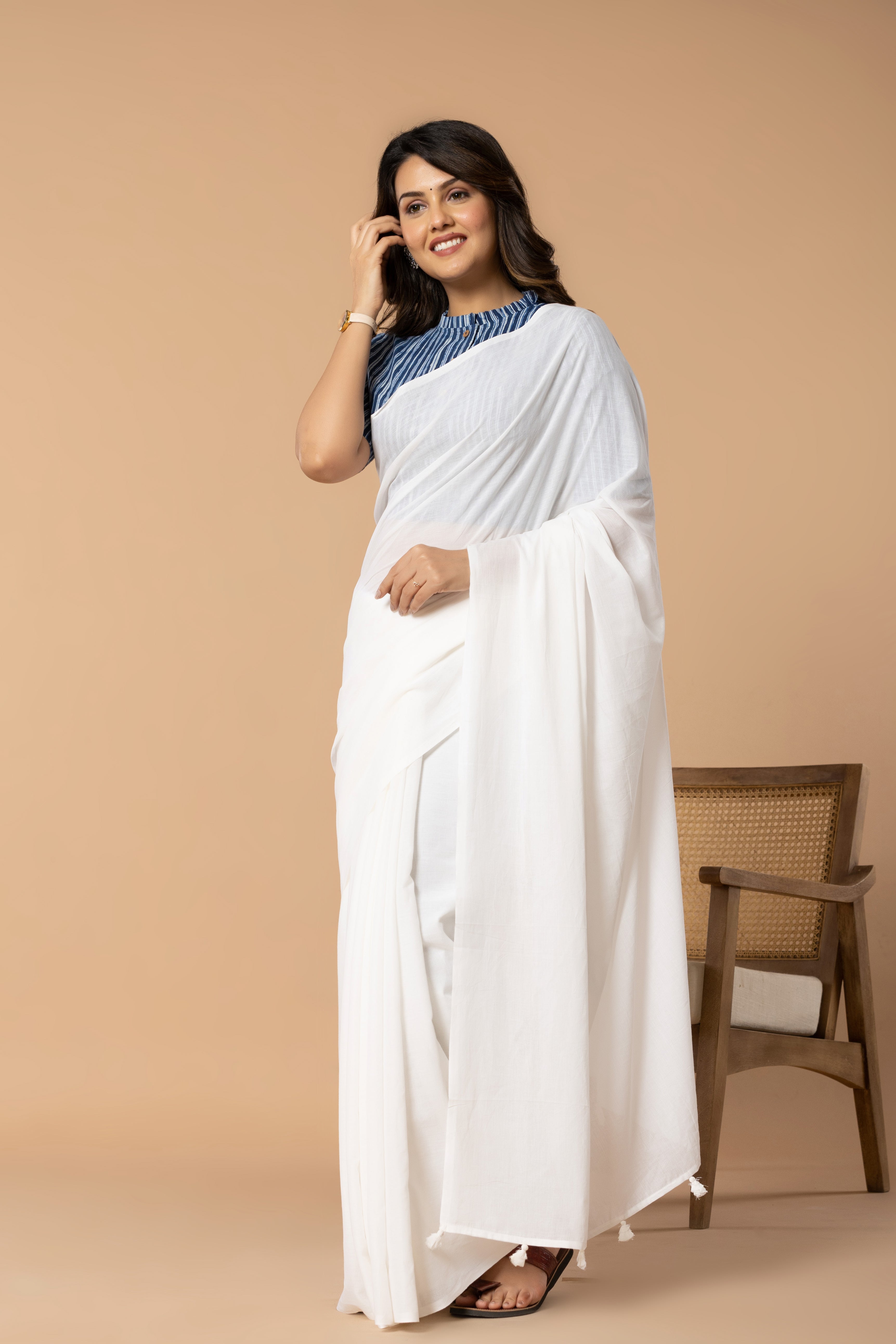 Pure White Plain Dyed Mul Mul Cotton Saree with Tassels (without Blouse)