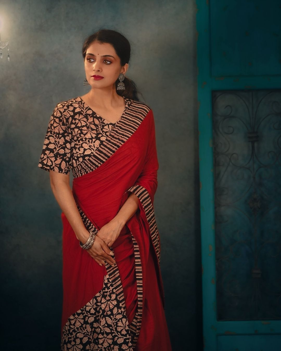 Plain Red with Bagru Black Patch Mul Mul Cotton Saree with Printed Blouse Piece