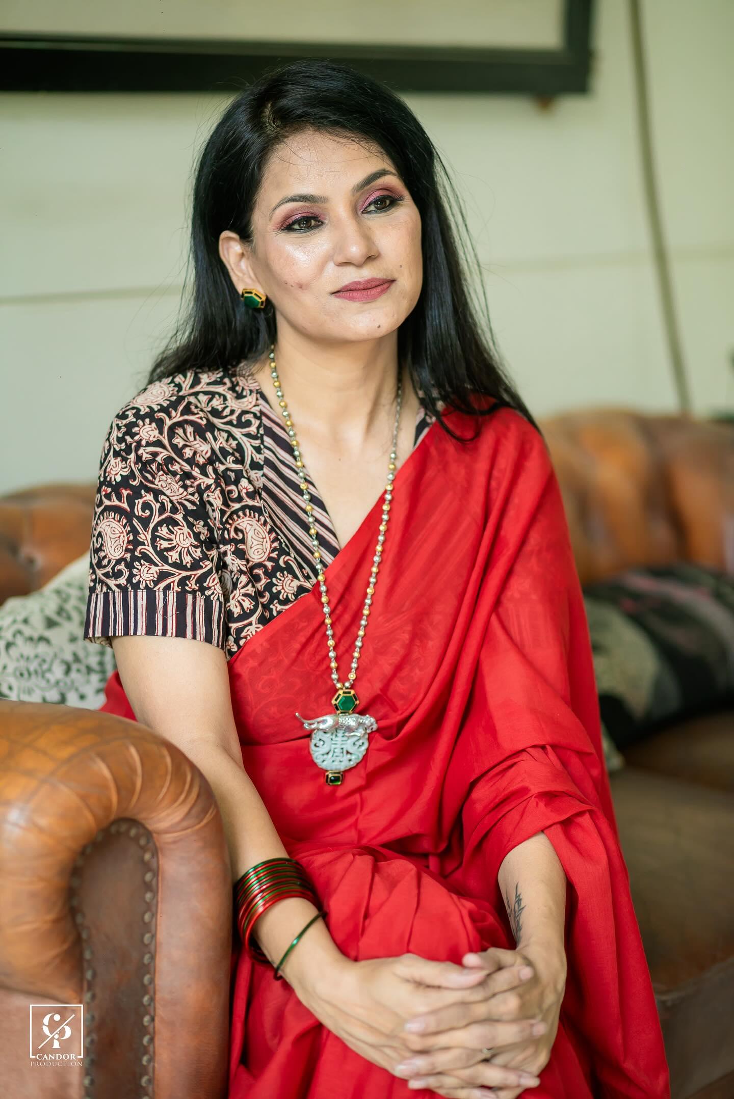 Maroon Plain Dyed Mul Mul Cotton Saree with Tassels (without Blouse)