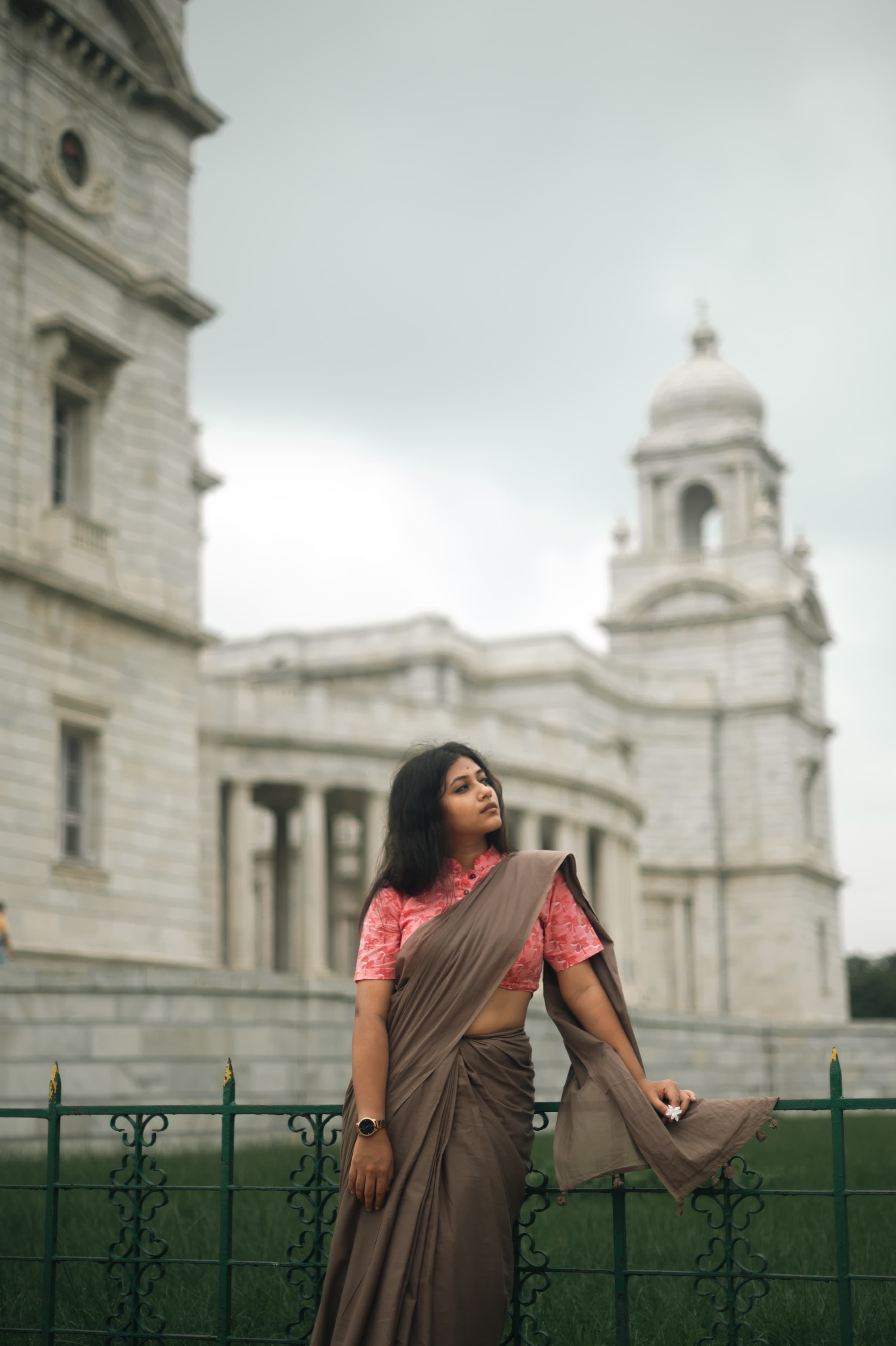 Natural Grey Plain Dyed Mul Mul Cotton Saree with Tassels (without Blouse)